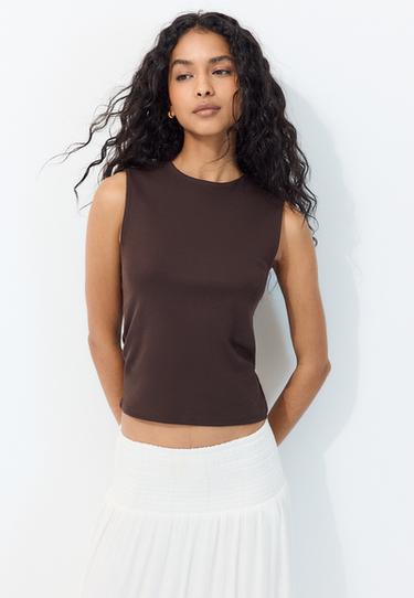 Basic Sleeveless T-Shirt — Brown 1