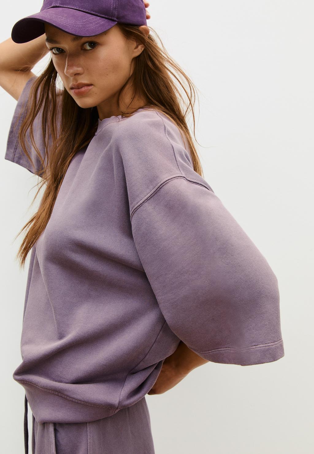 Pesty efekti -collegepaita, lyhyt hiha