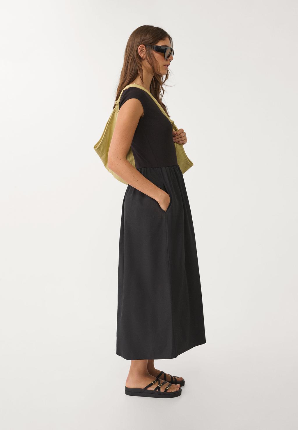 Contrasting midi dress