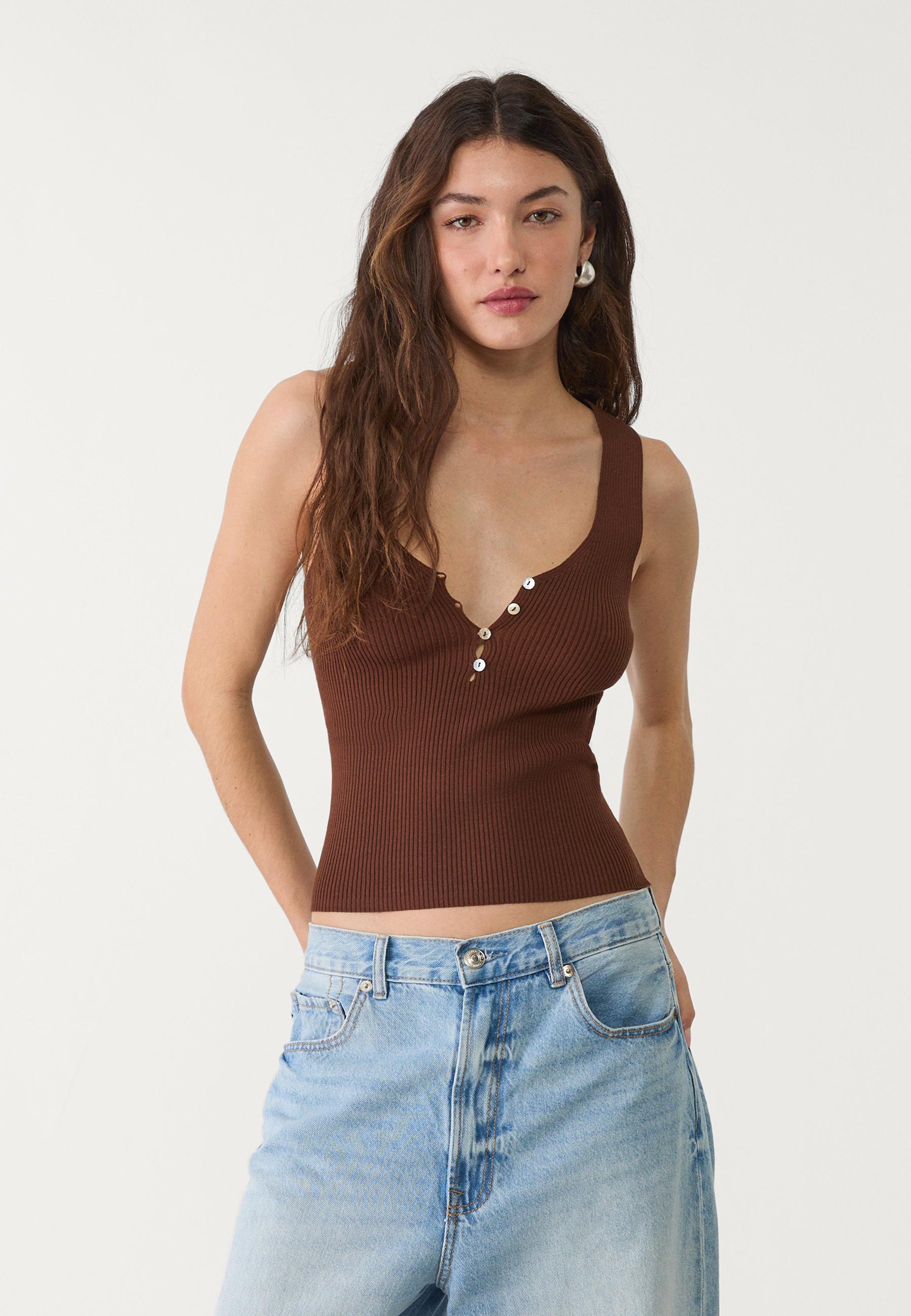 Ribbed knit top with buttons - Women's fashion