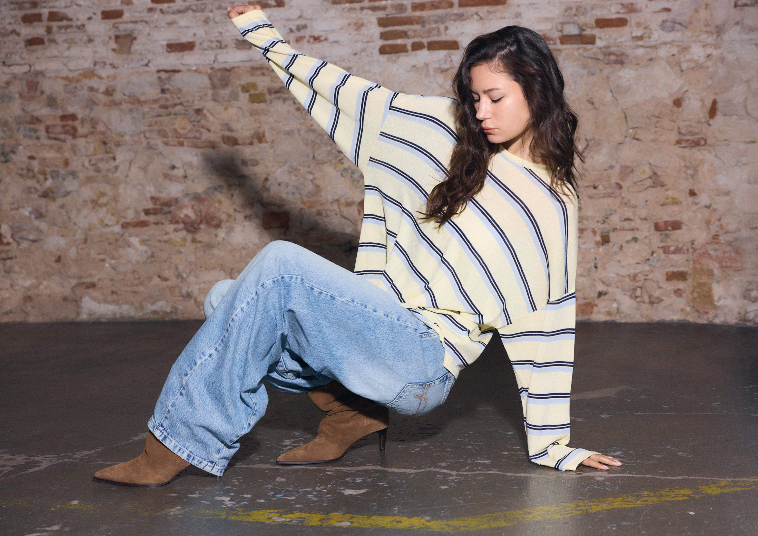 Fine knit striped jumper — Pastel yellow