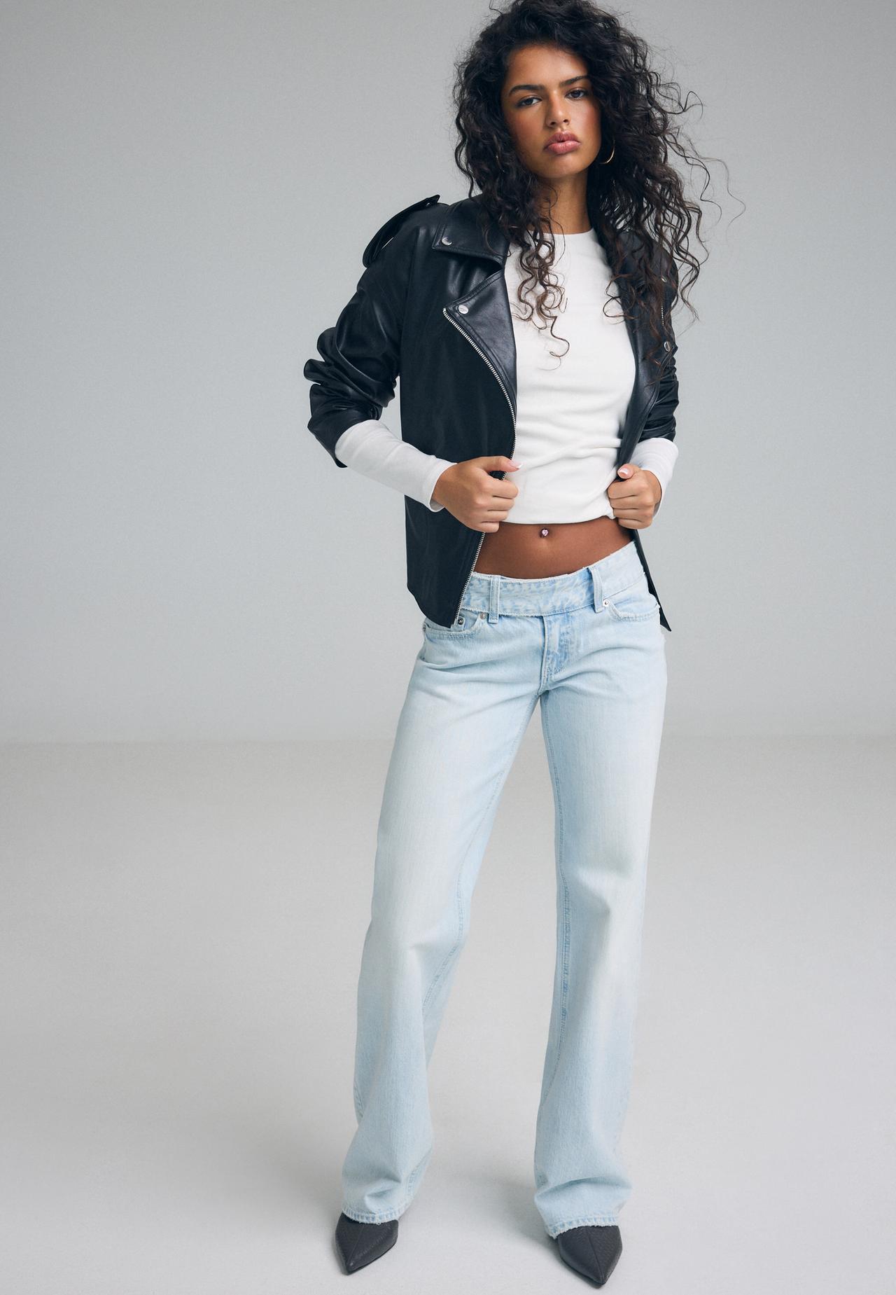 Low-rise straight jeans with hammer waist — LIGHT BLEACH