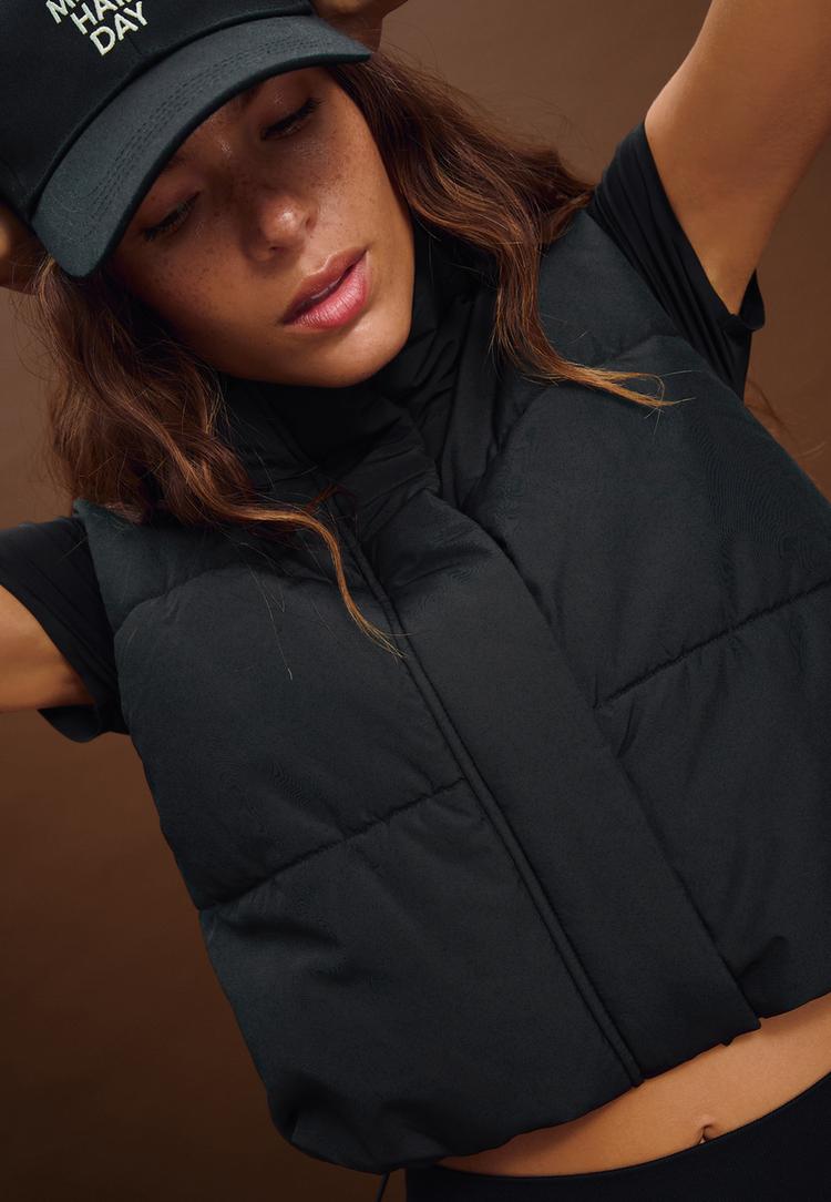 short puffer gilet
