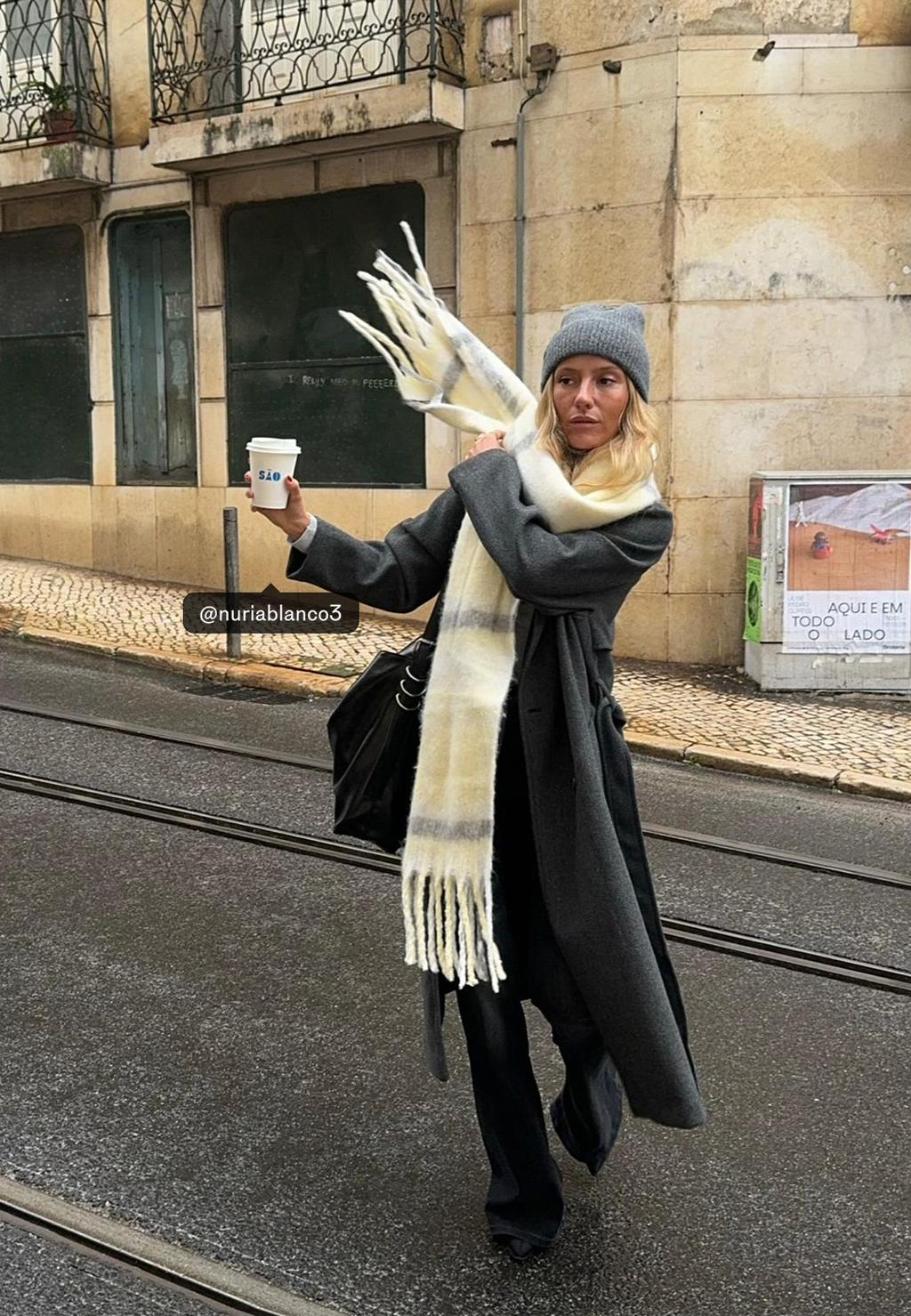 Abrigo trench tacto suave