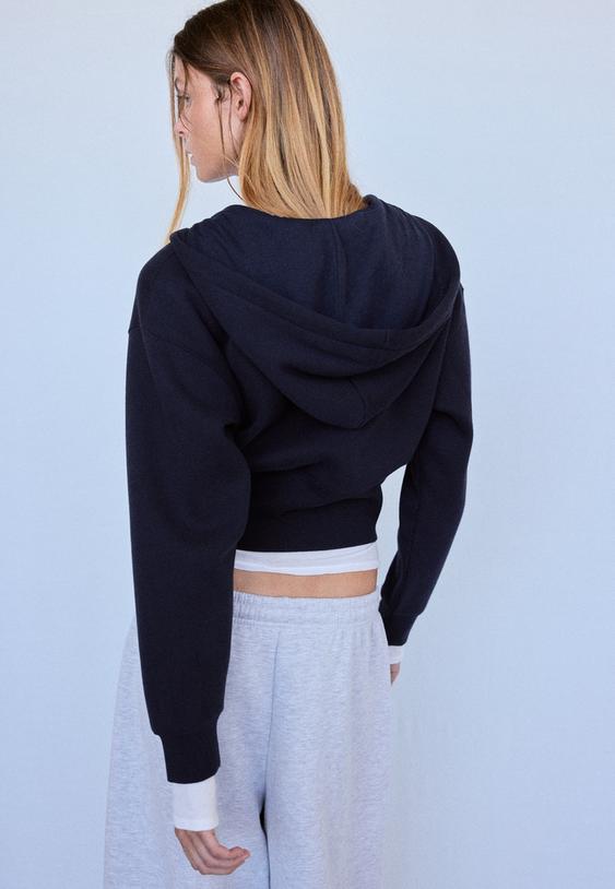 Stradivarius Cropped-Sweatshirt Mit Kapuze Und Reißverschluss Marineblau Xs