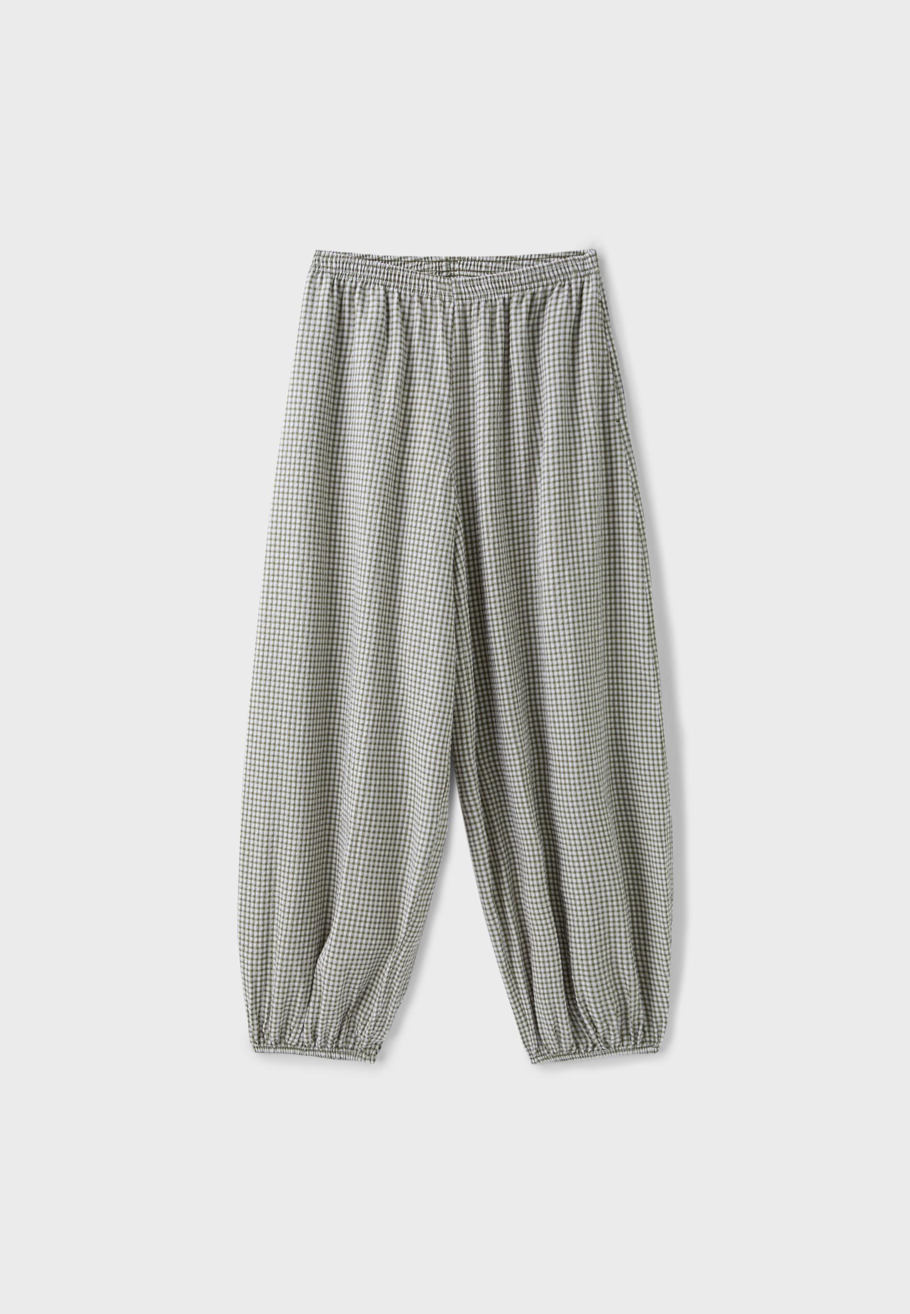 Stradivarius Kare desenli volümlü pantolon görsel 4