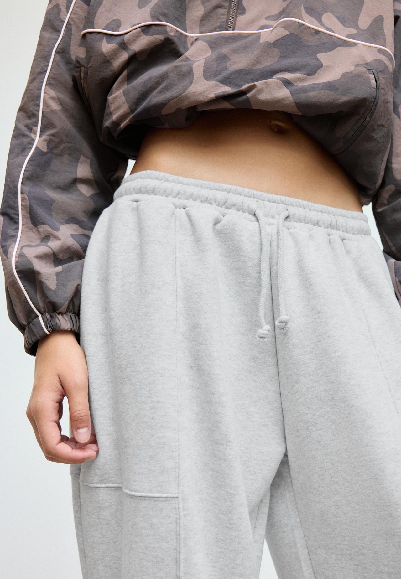 Plush barrel jogger trousers with toggles — Grey melange