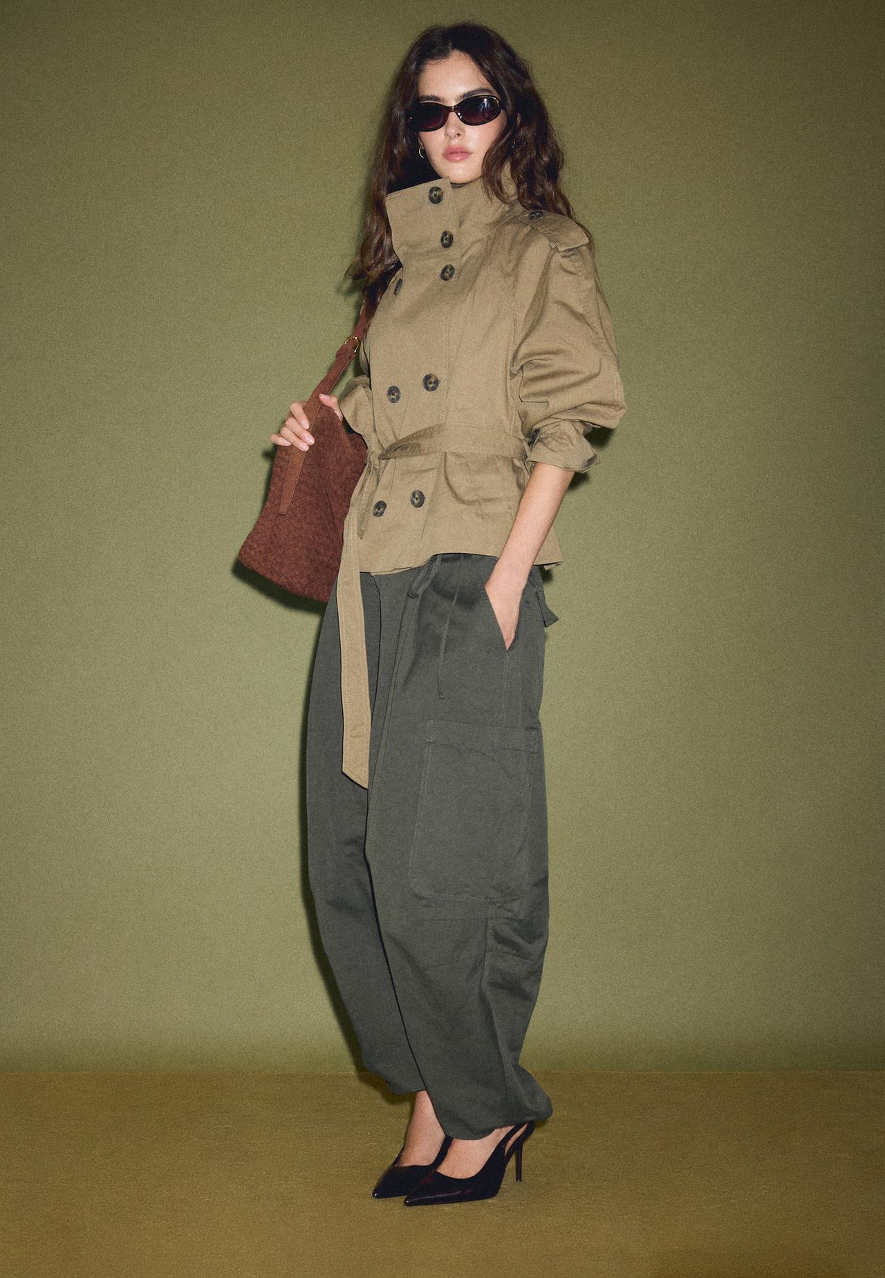 Voluminous cargo trousers with waist detail — 0-526