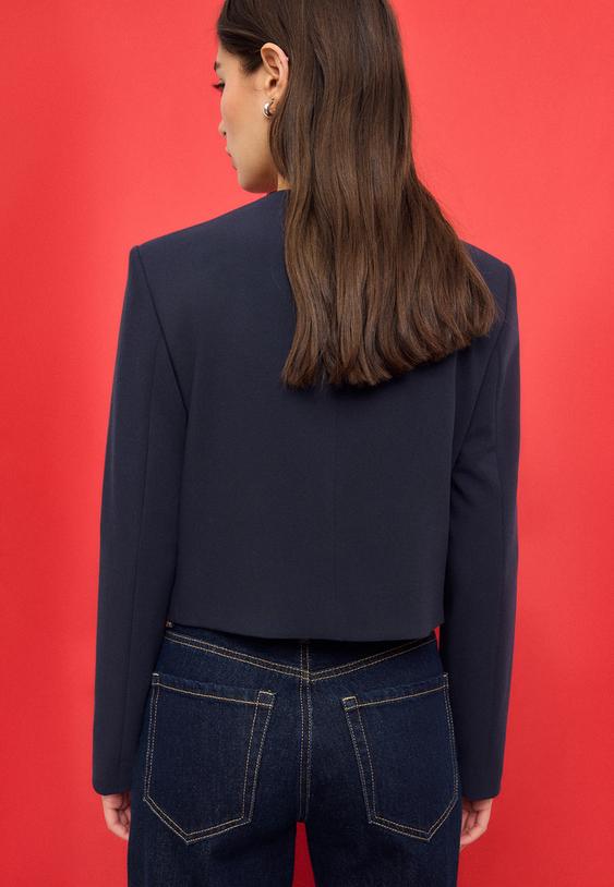 americana corta cuello redondo