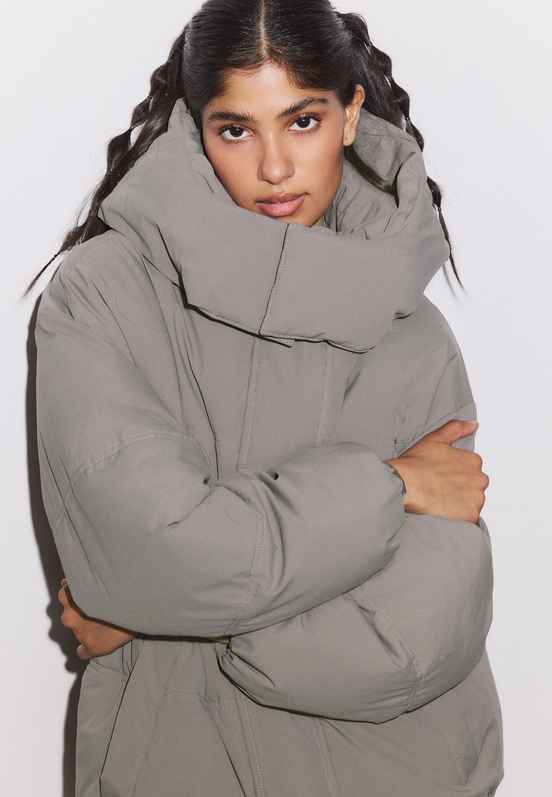 Oversize padded jacket with hood — Grey