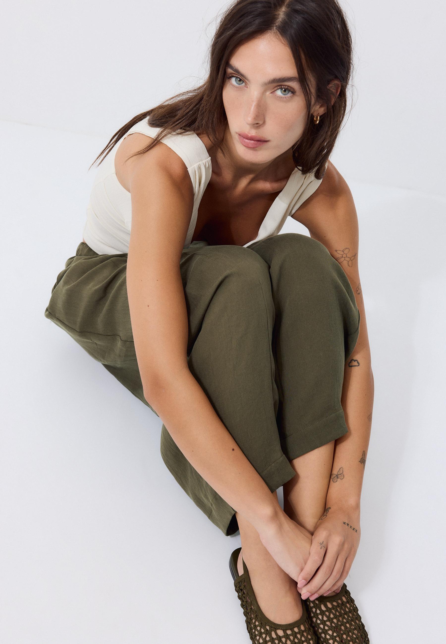 Lyocell-blend barrel trousers — Khaki