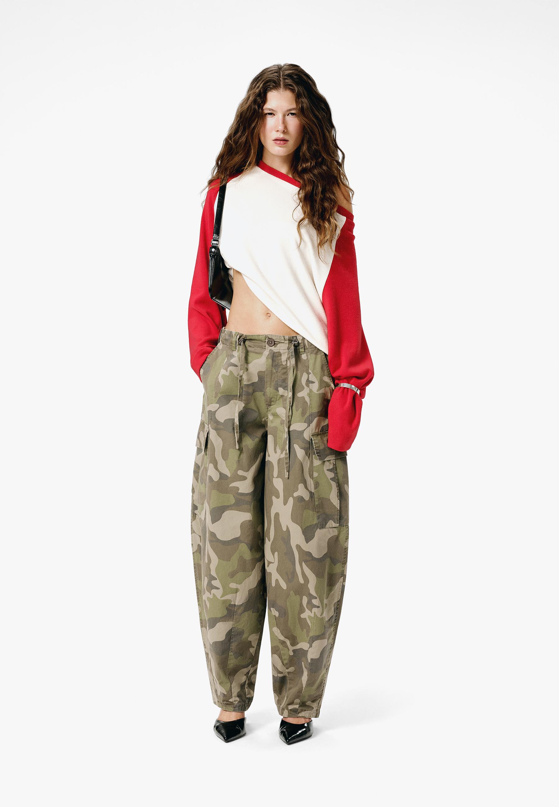 Stradivarius Desenli kargo pantolon görsel 8
