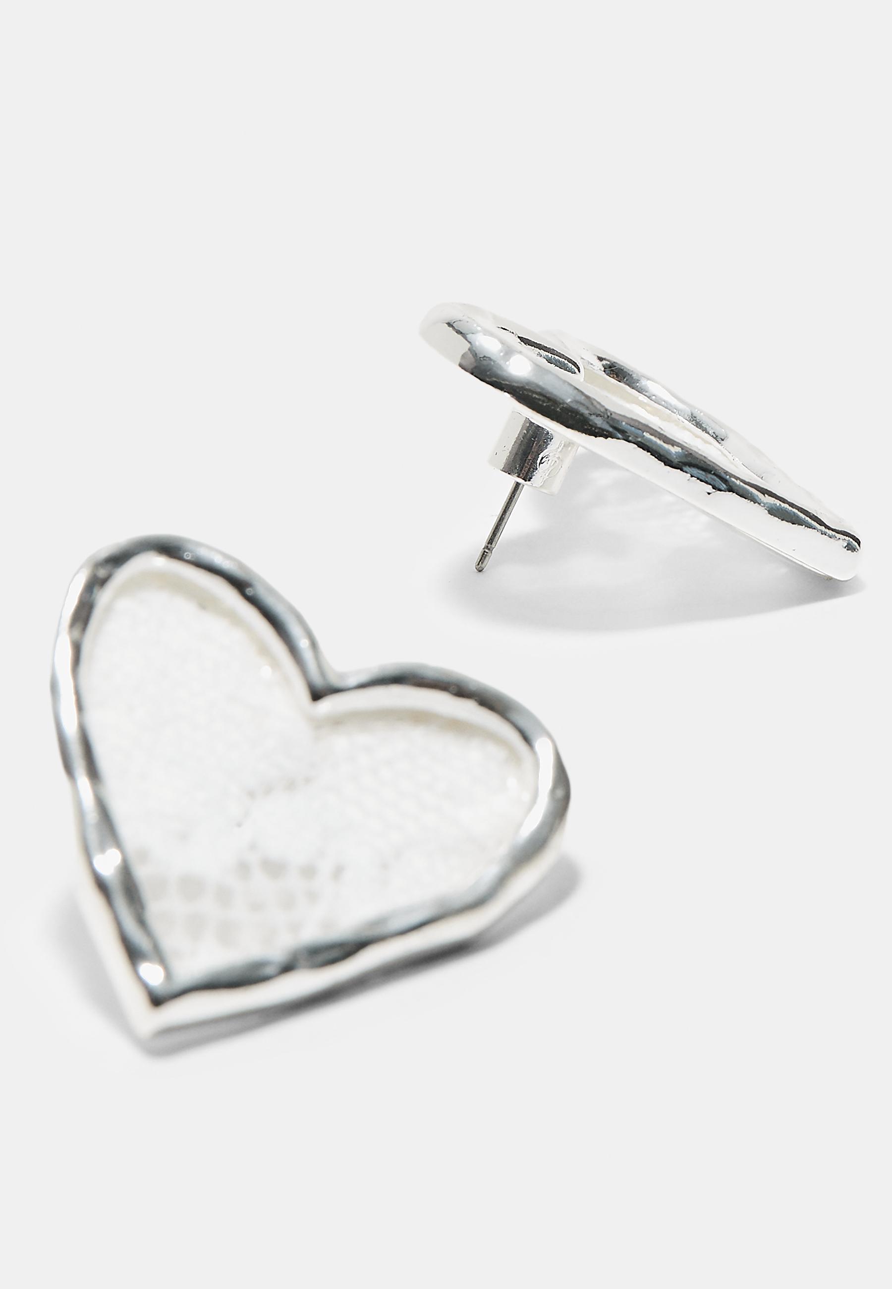 Lace heart stud earrings — Grey