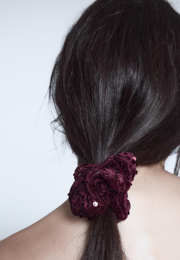 Stradivarius Σετ 2 Λαστιχάκια Μαλλιών Βελούδο Με Παγέτες Μαύρο Os φωτογραφία