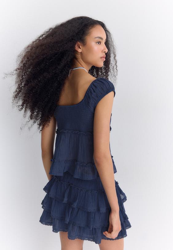 fluid top with buttons
