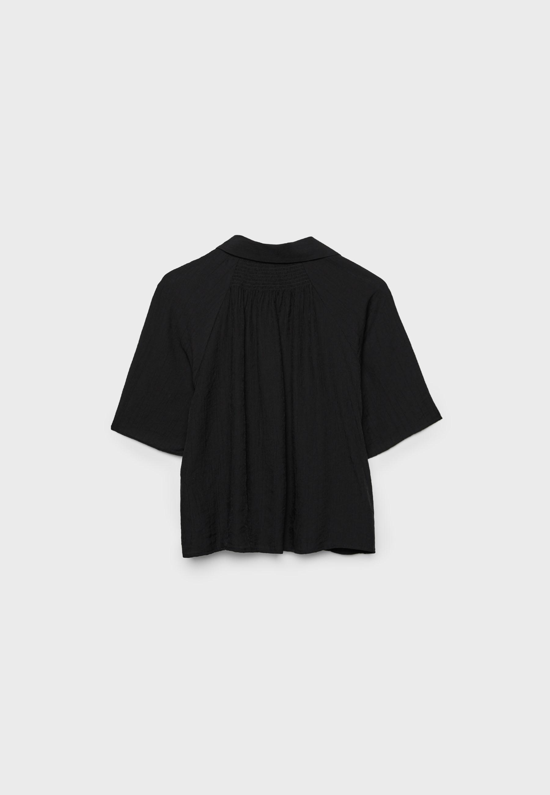 Button-up flowing shirt — Black