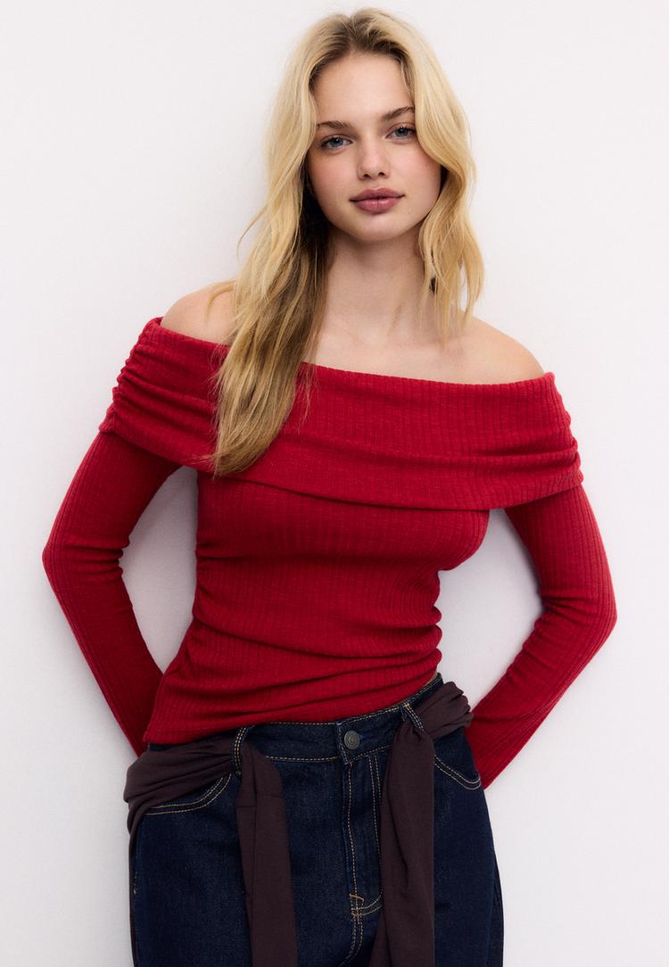 maglietta in maglia arricciata con spalle scoperte