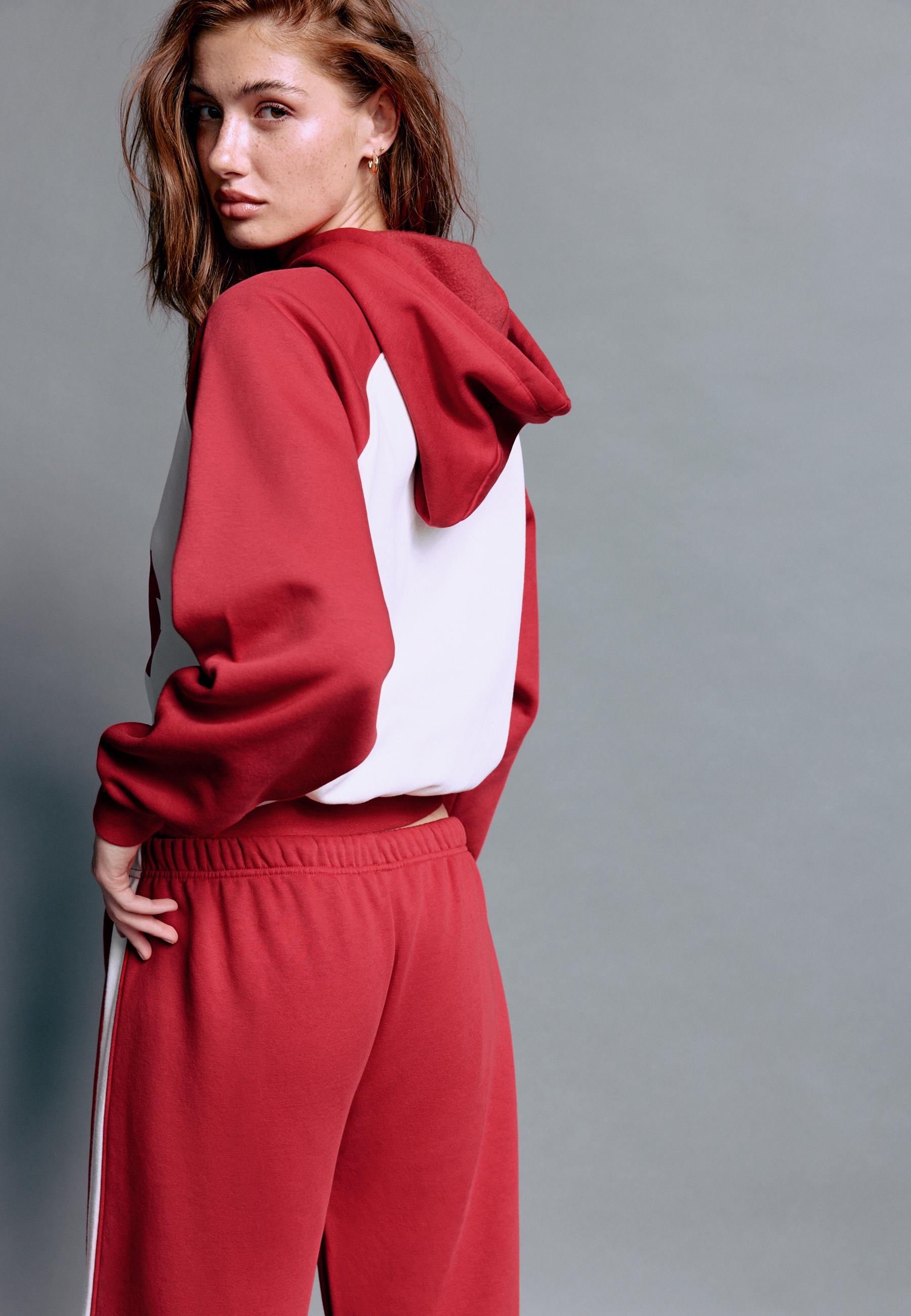 Raglan sleeve hoodie — Red