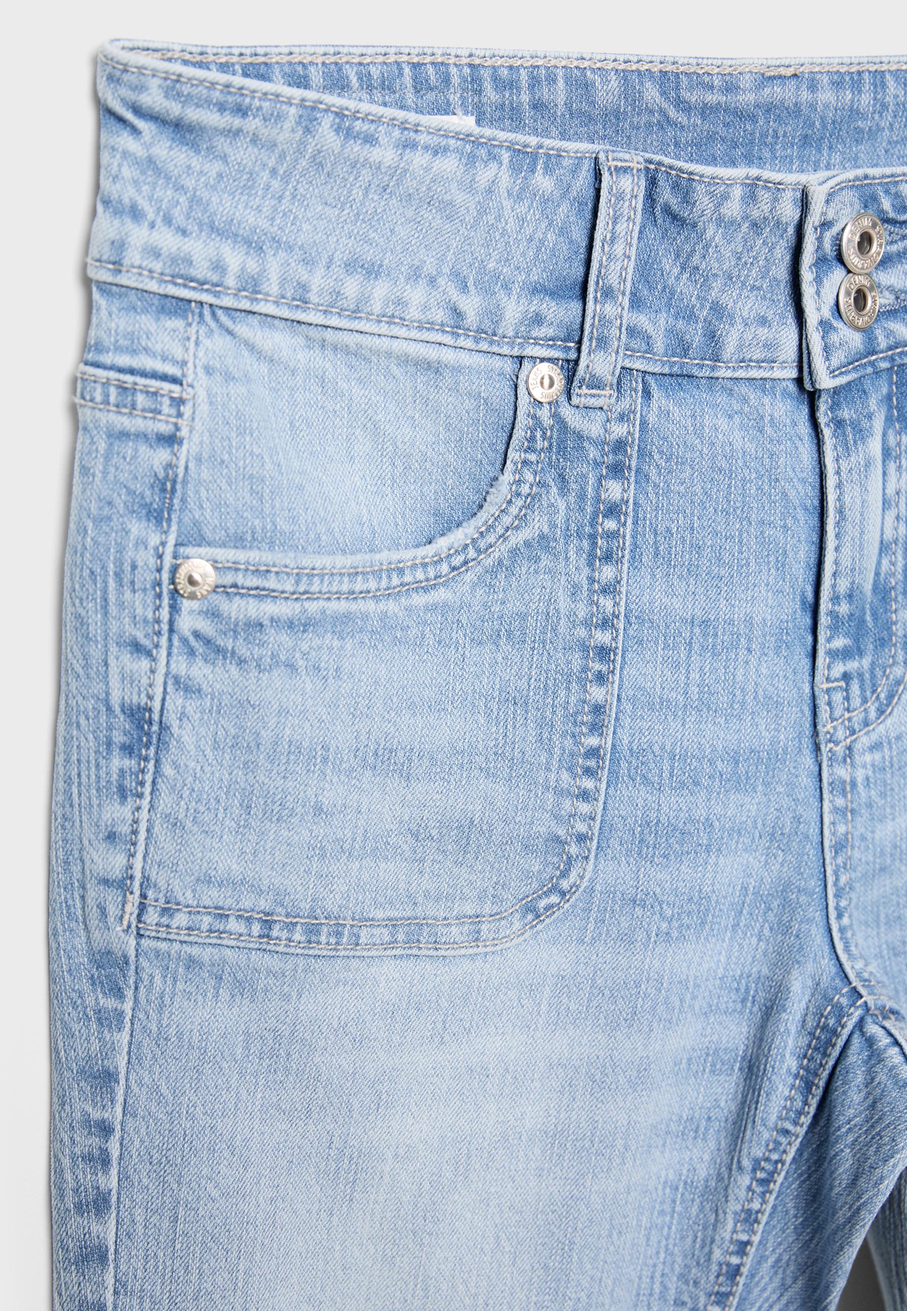 Low-rise jeans with seam pockets — MEDIUM LIGHT BLUE DENIM
