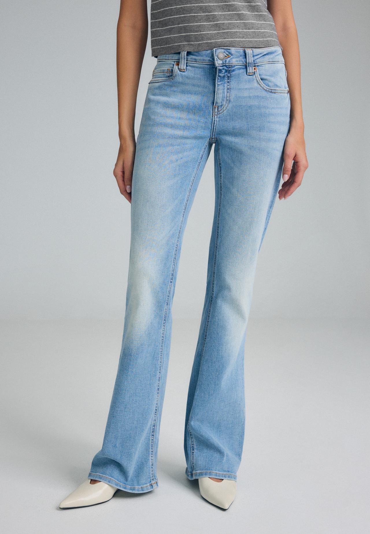 D67 slim fit bootcut jeans — MEDIUM LIGHT BLUE DENIM