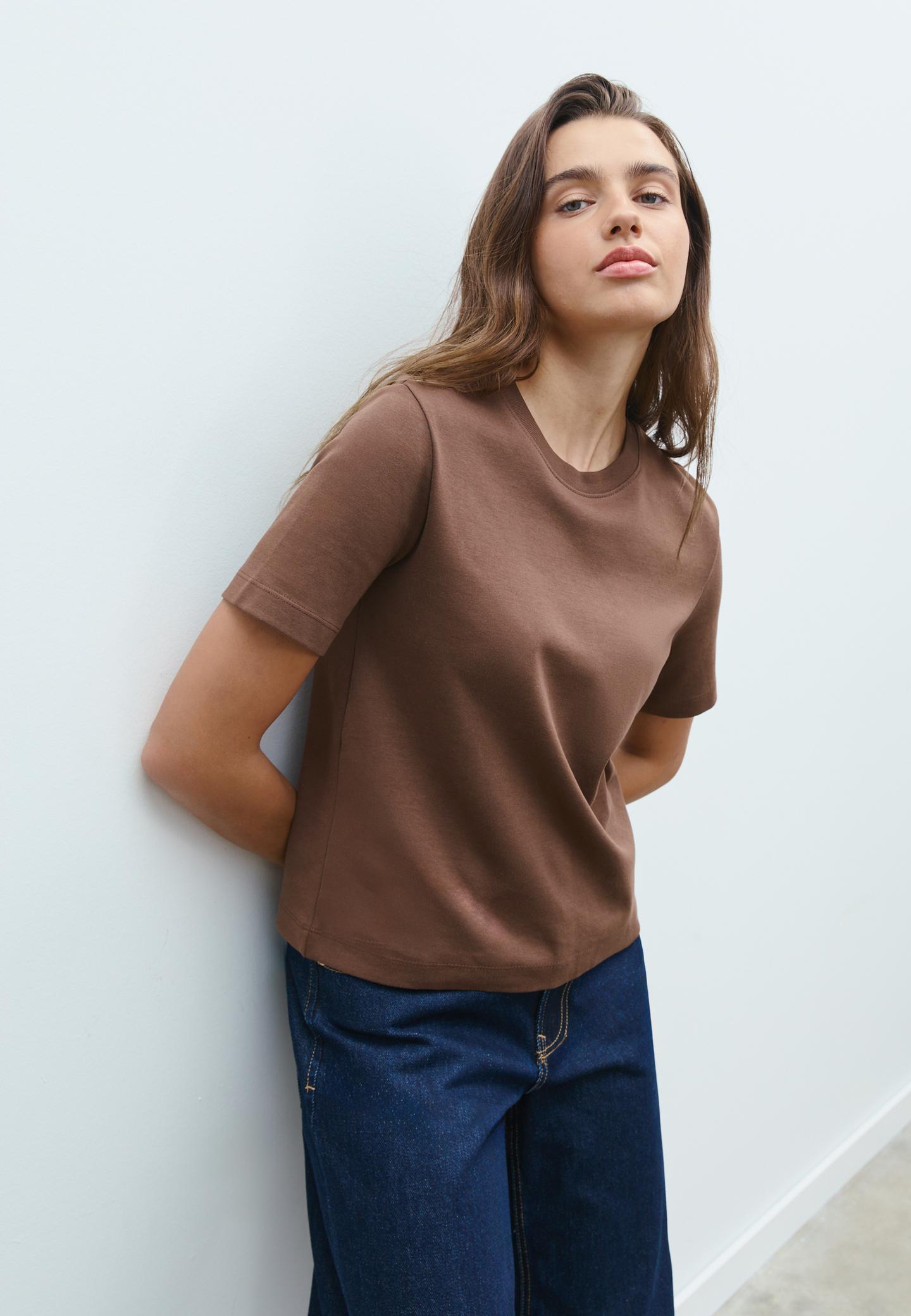 Camiseta básica regular fit heavy weight