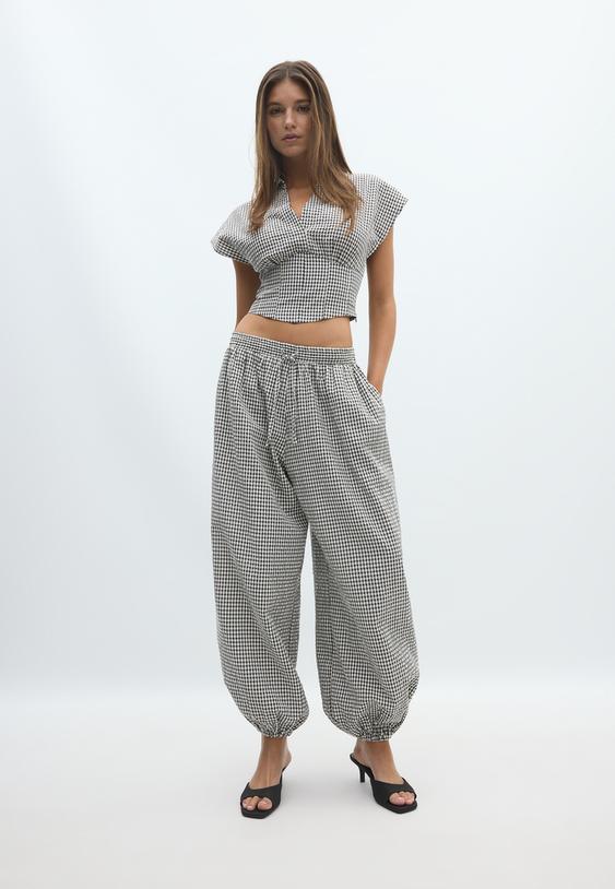 Stradivarius Pantaloni Balloon În Carouri Ecru L