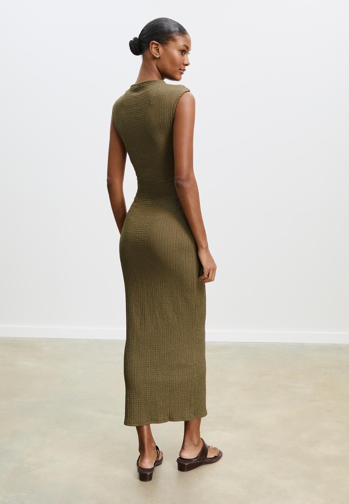 Vestido midi frunce textura