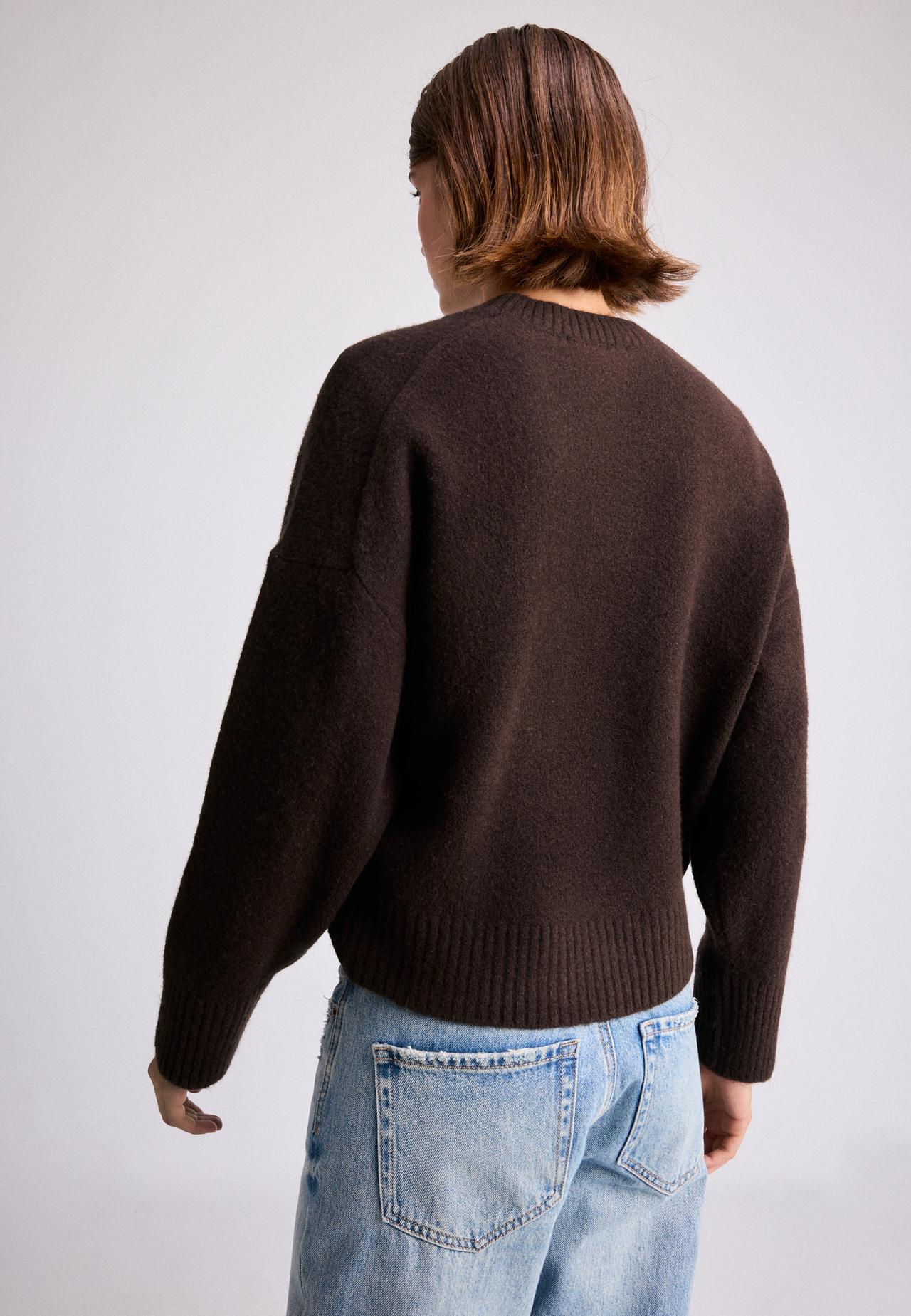 Soft-touch basic knit jumper — Brown