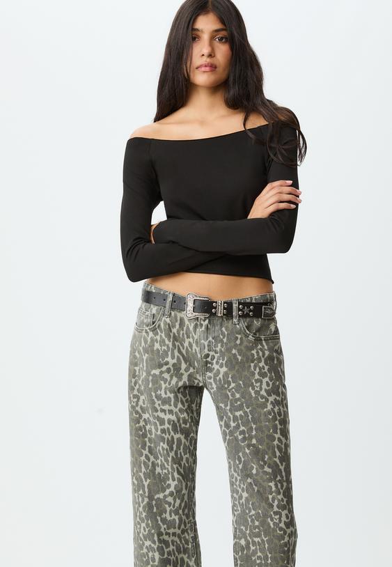 camiseta hombros descubiertos