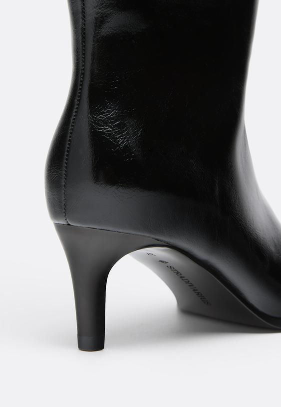 Stradivarius Μαύρες Μπότες Με Φαρδιά Γάμπα Και Kitten Heel Μαύρο 37
