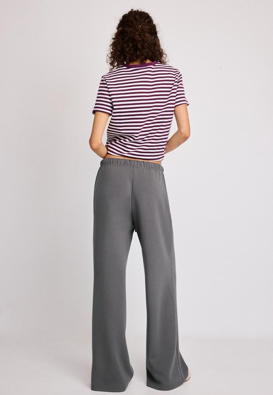 yumusak dokulu onu dikis detaylı genis paca jogger pantolon l04512257
