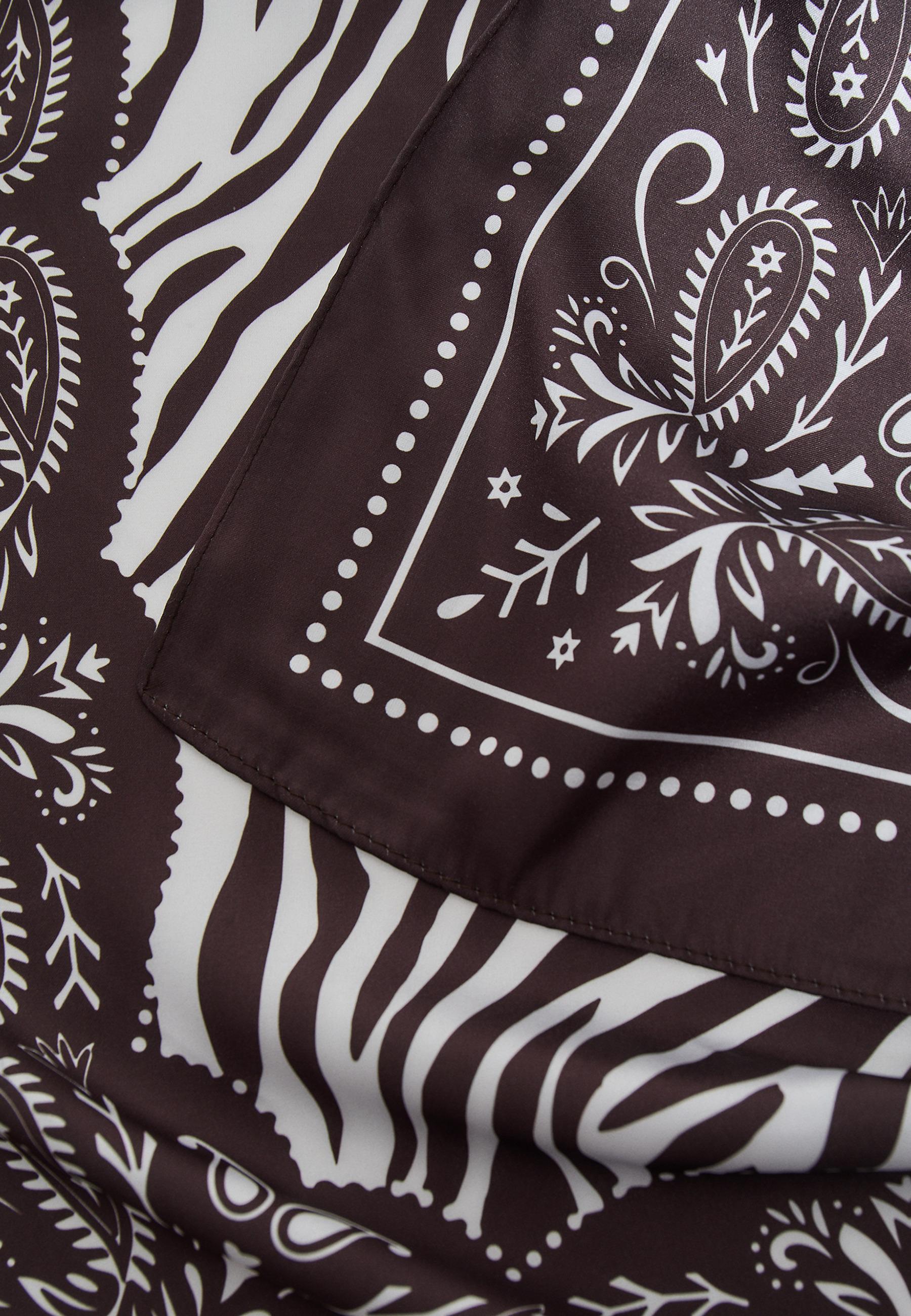 Printed scarf — Brown