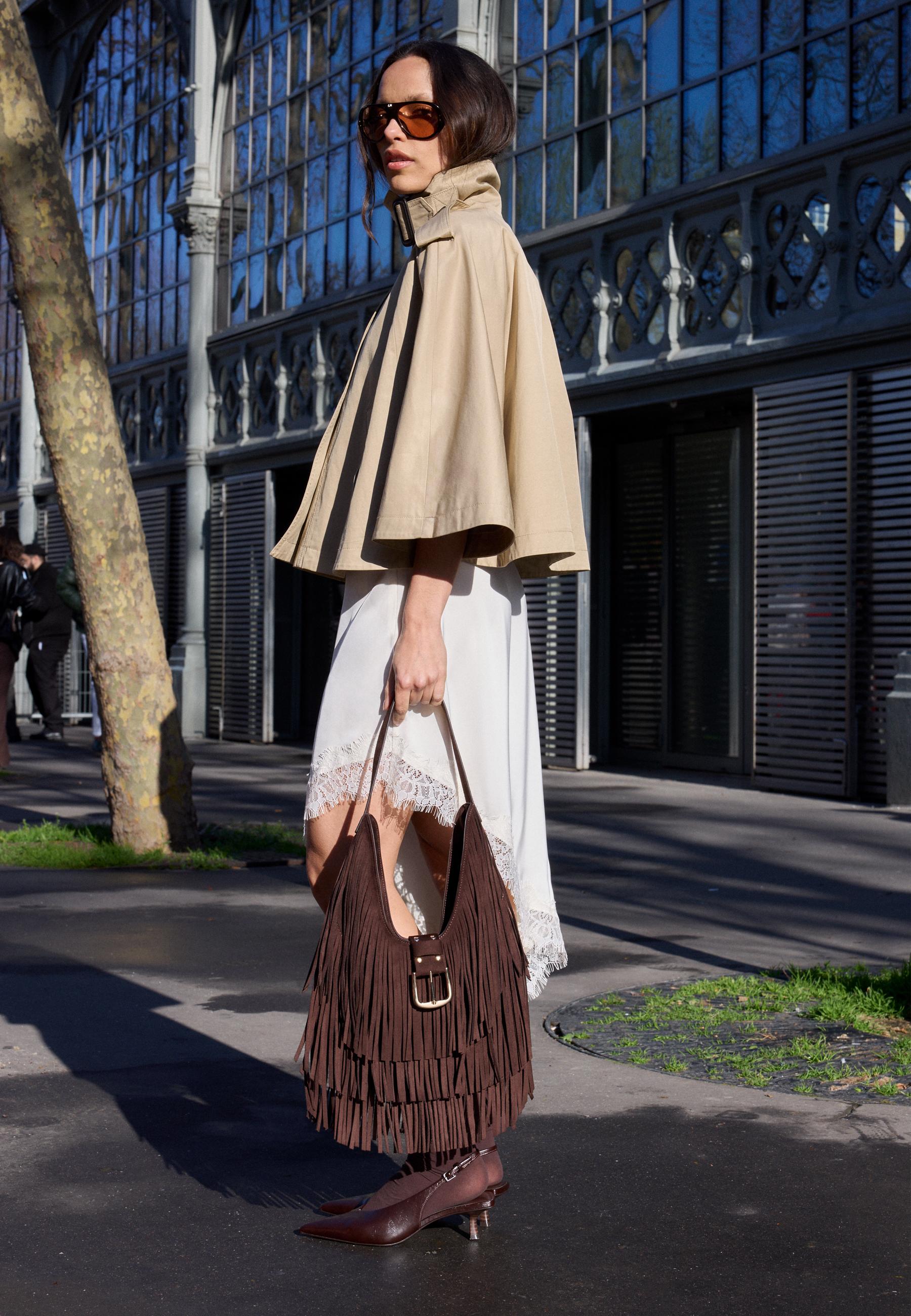 Shoulder bag with fringe and buckle detail — Brown