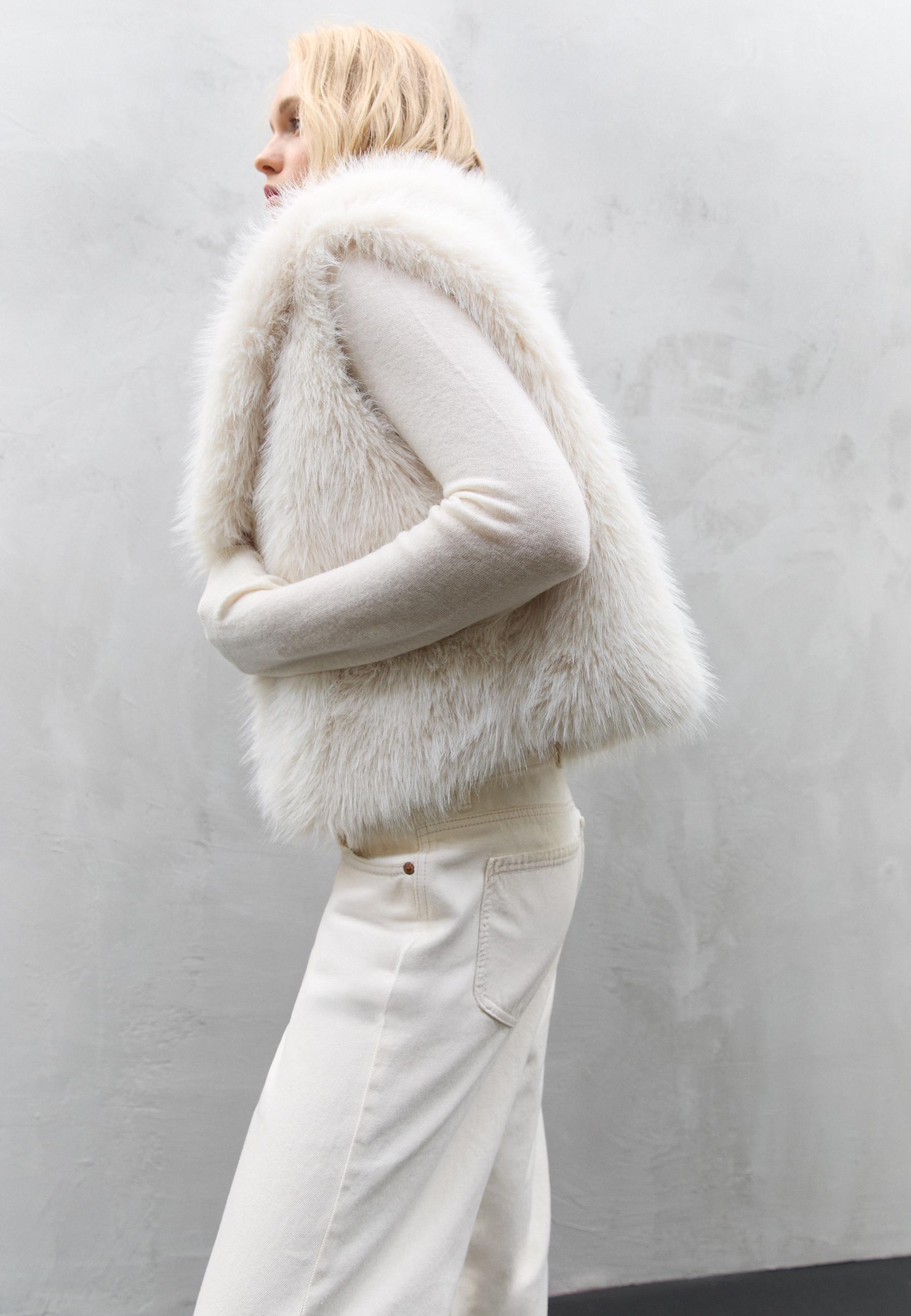 Faux fur waistcoat - Women's fashion | Stradivarius Canada