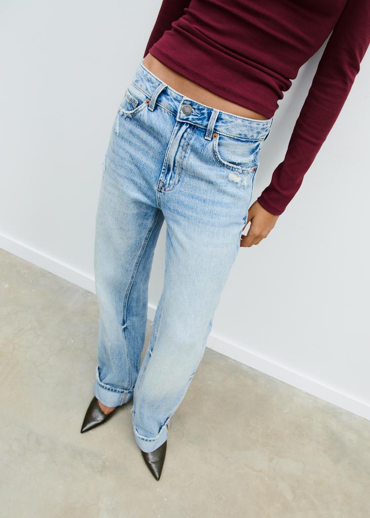 straight-fit-jeans-mit-weitem-bein-d92