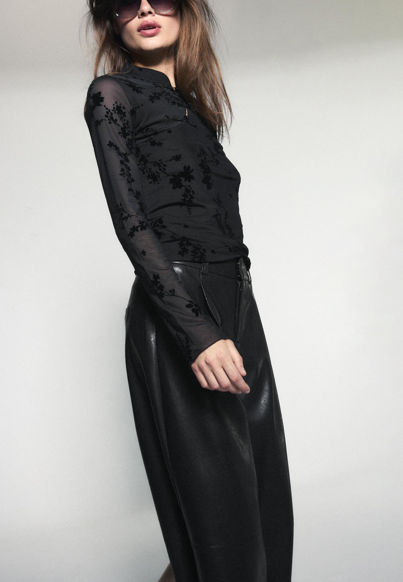 Flocked long sleeve T-shirt with toggles — Black