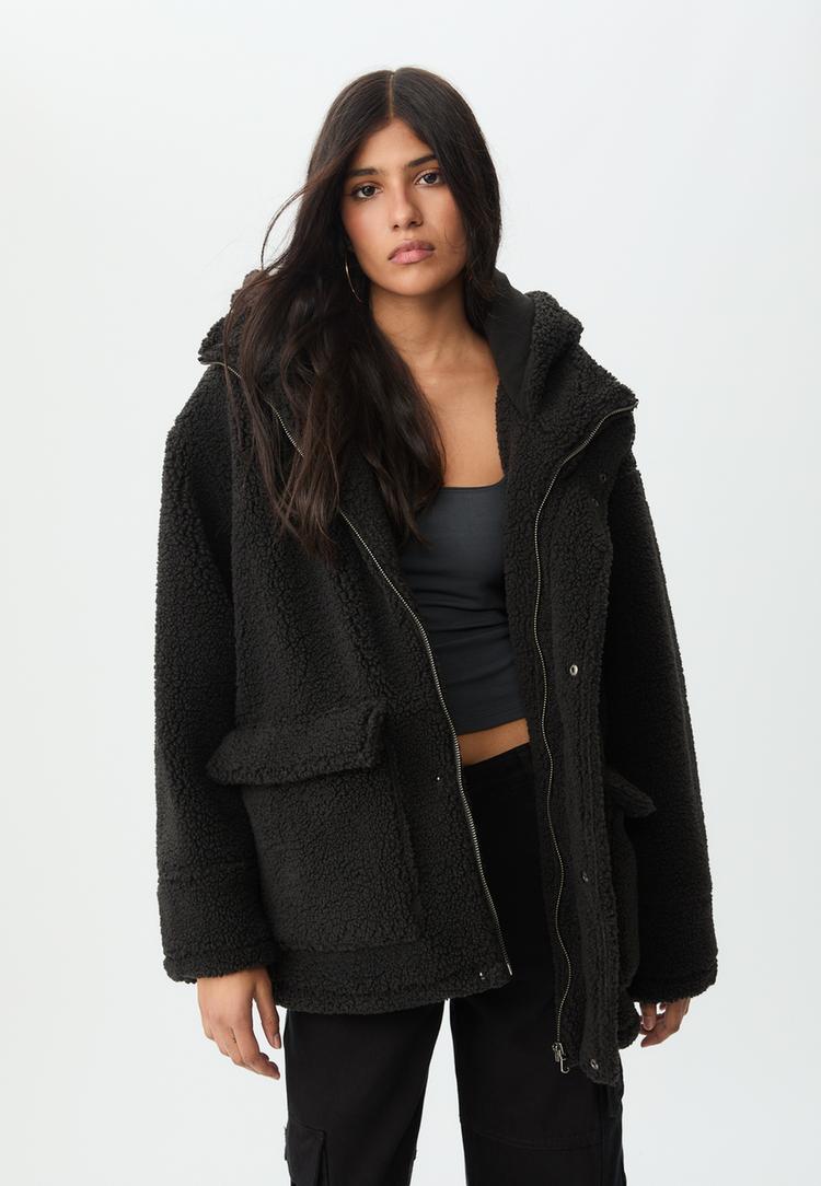 abrigo corto efecto borreguillo