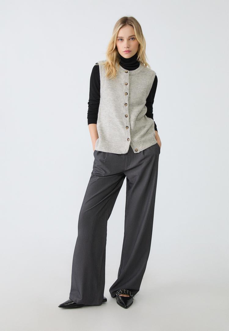 veste sans manches en maille a boutons