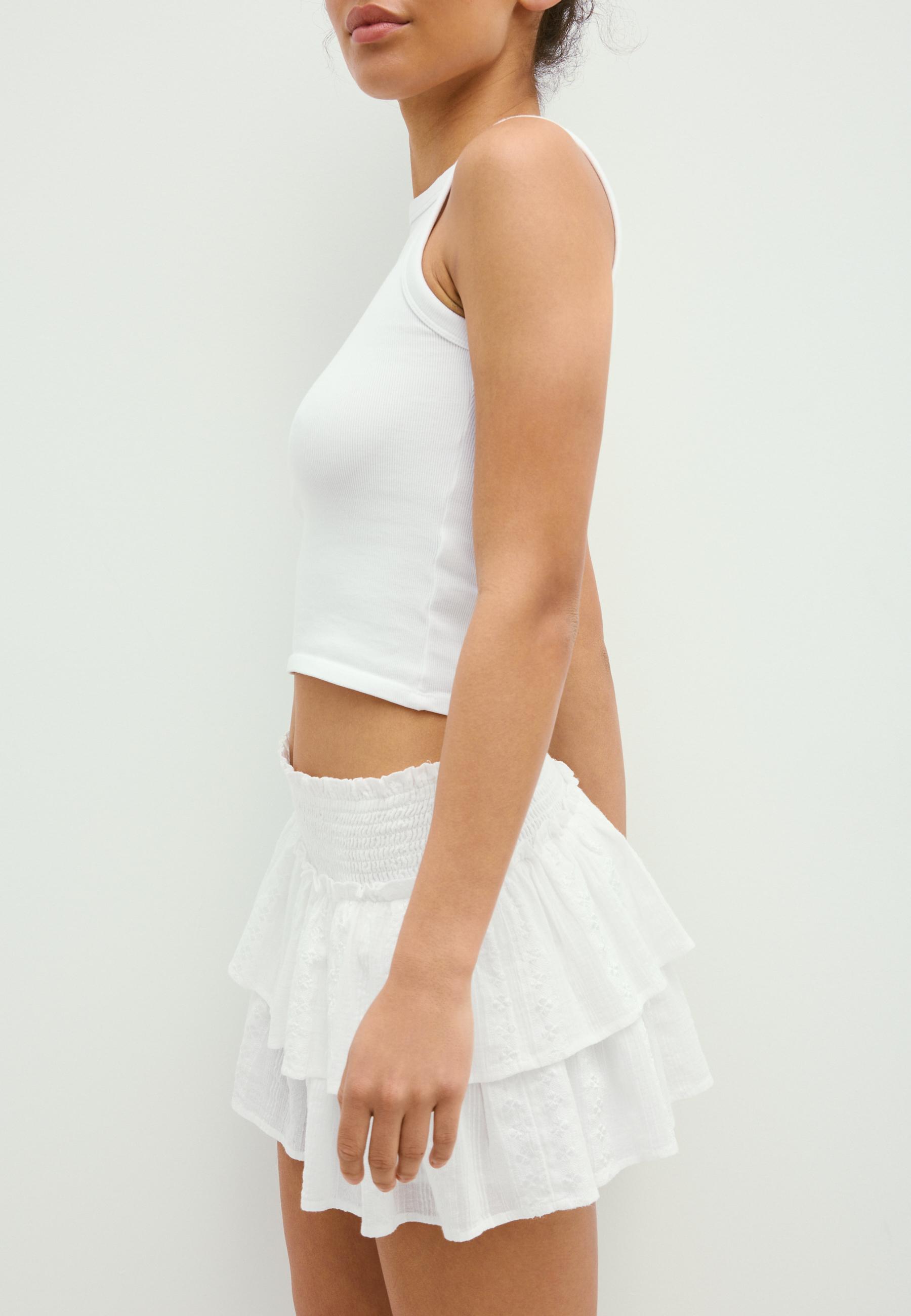 Flowing skort with ruffles — White