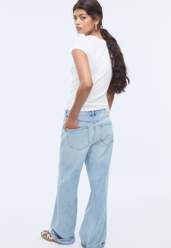 camiseta fitted hello kitty