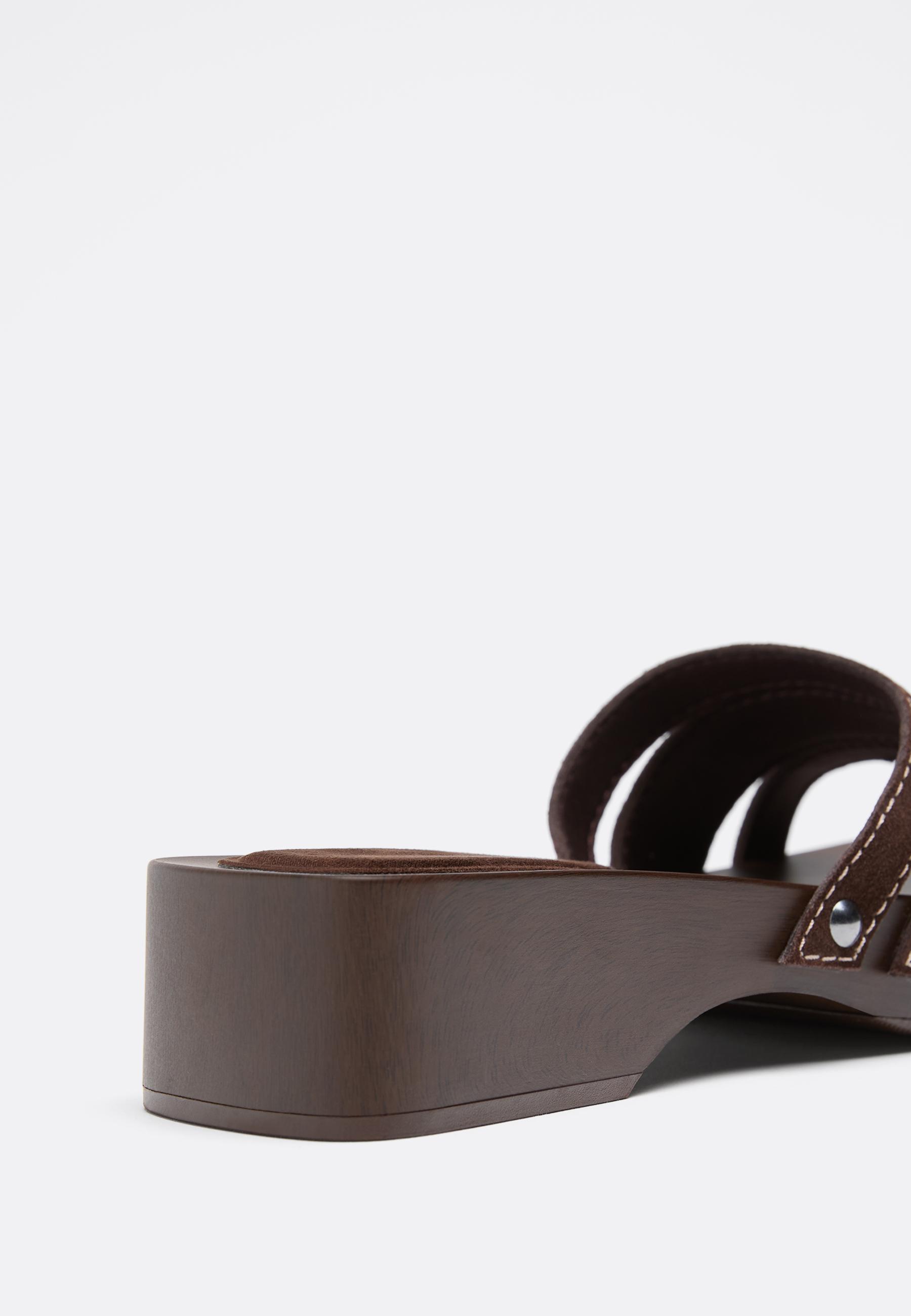 Flat leather mules — BROWN