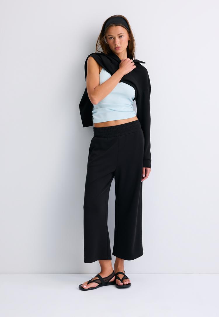 Stradivarius Culotte Hlače Mekanog Dodira Black M
