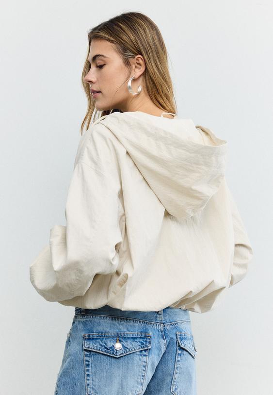 giacca base in nylon con cappuccio