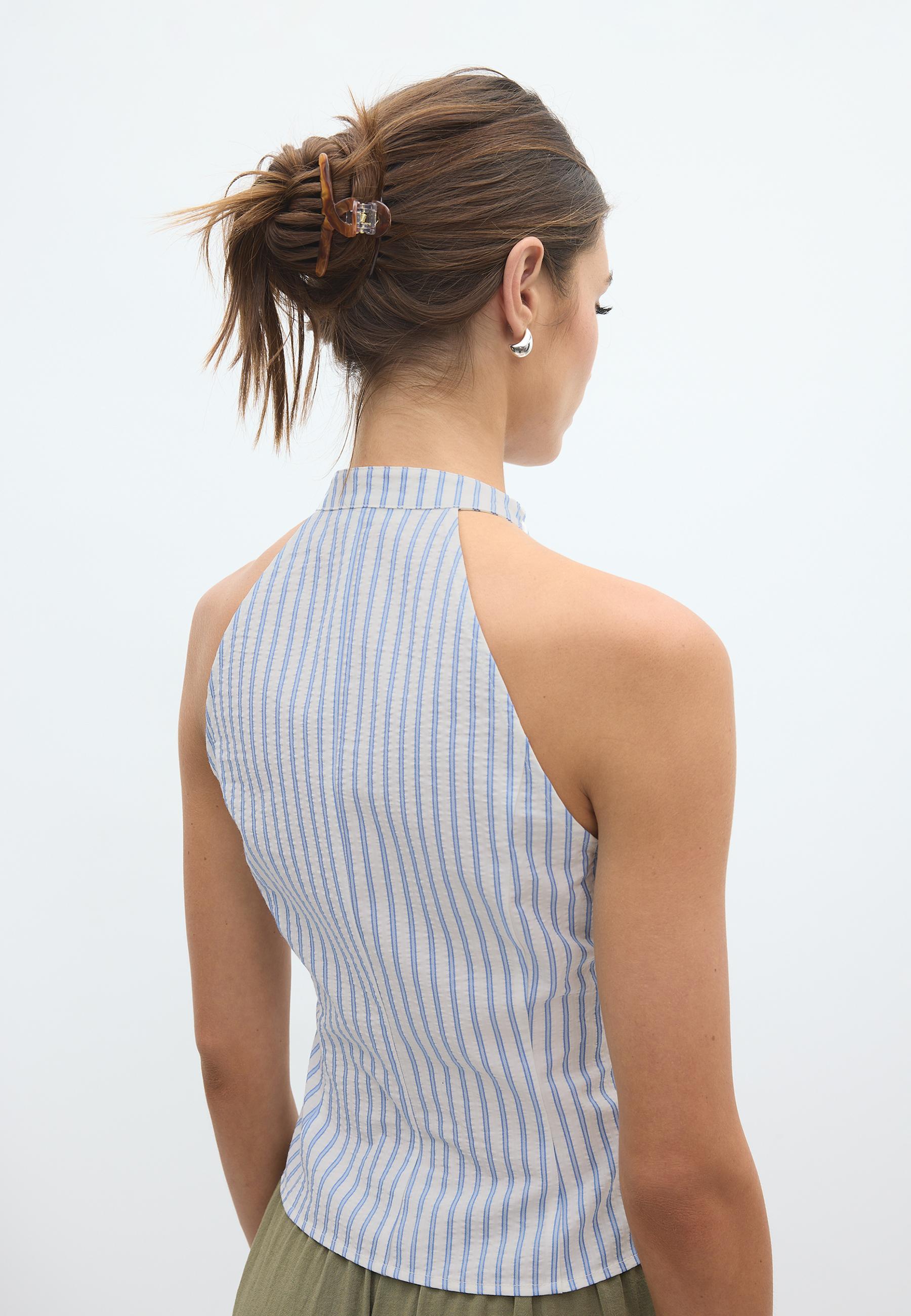 Semi-crinkled halter top with knots — Blue