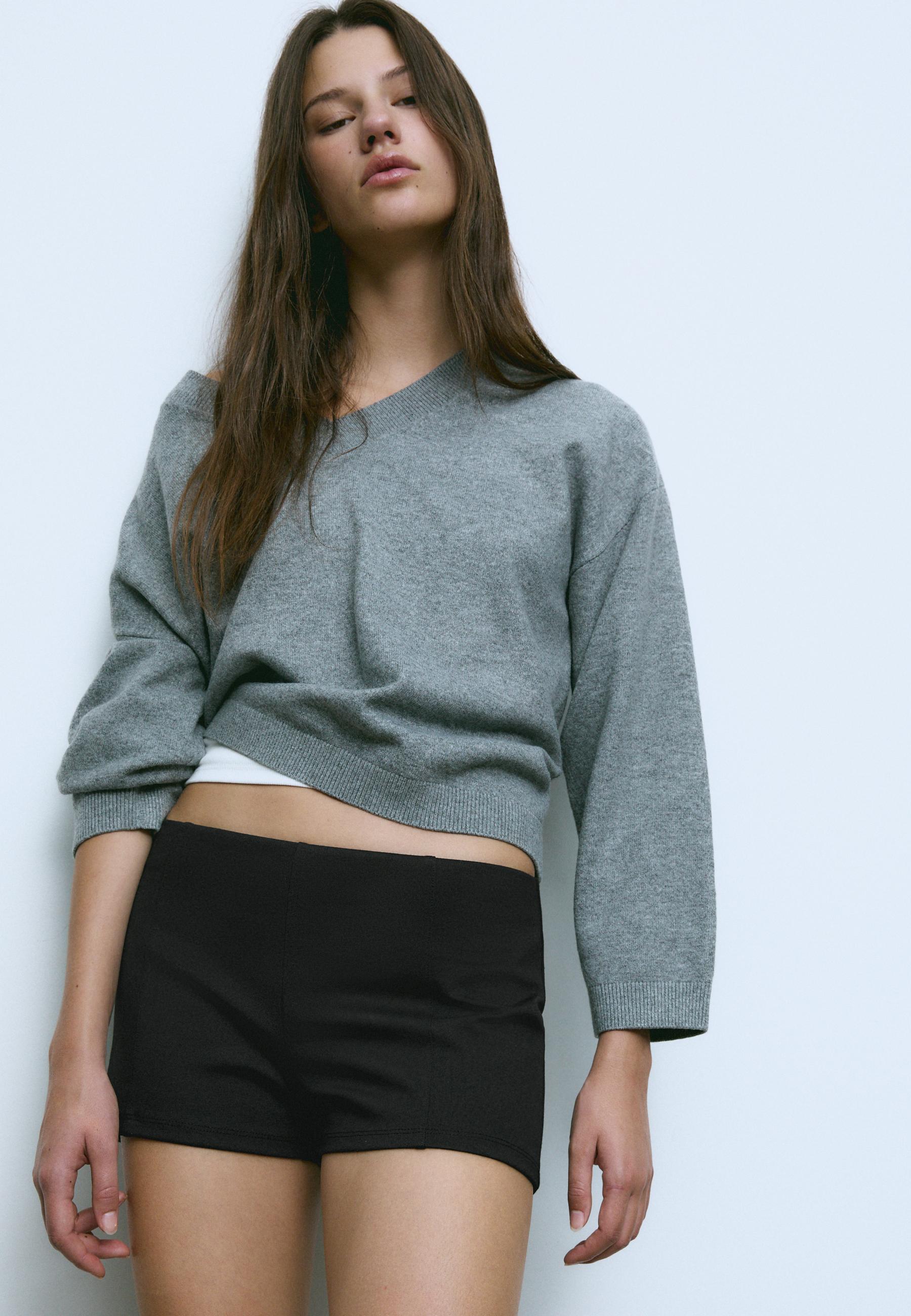 Fitted Ponte di Roma mini shorts - Women's fashion | Stradivarius Peru