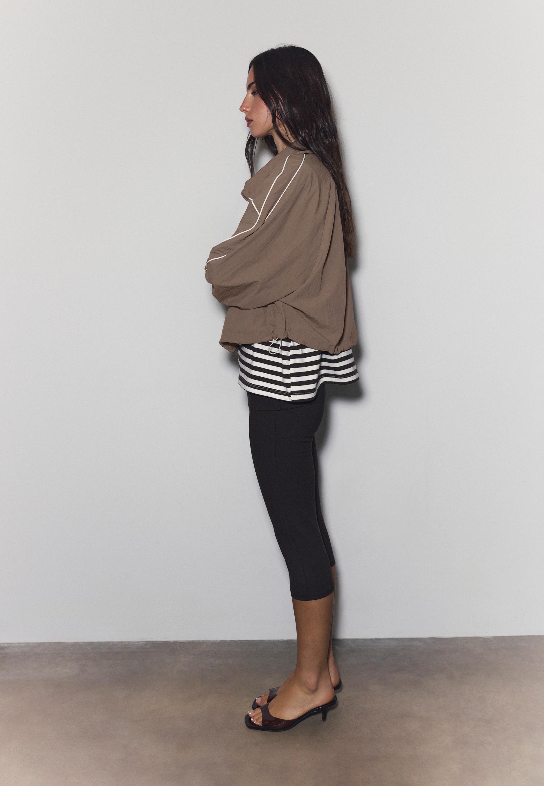 Technical windbreaker — Brown