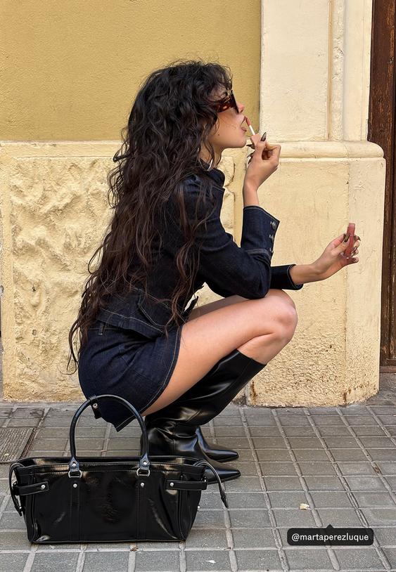 heart detail shoulder bag