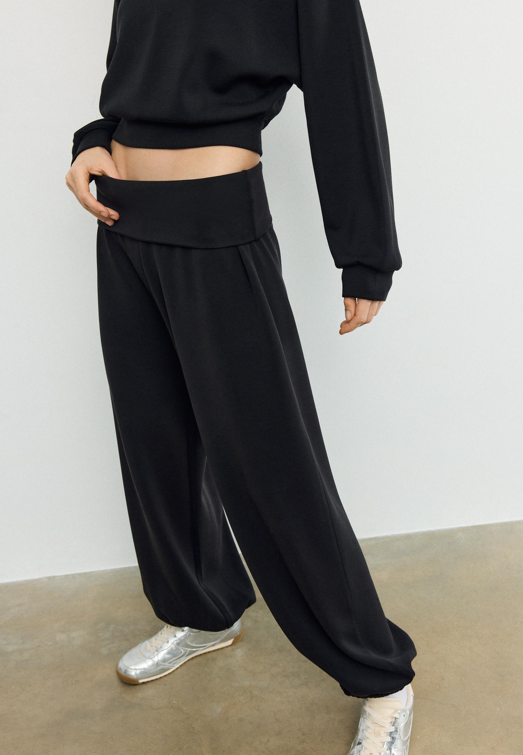Soft-touch balloon jogger trousers with turn-up waist — Black