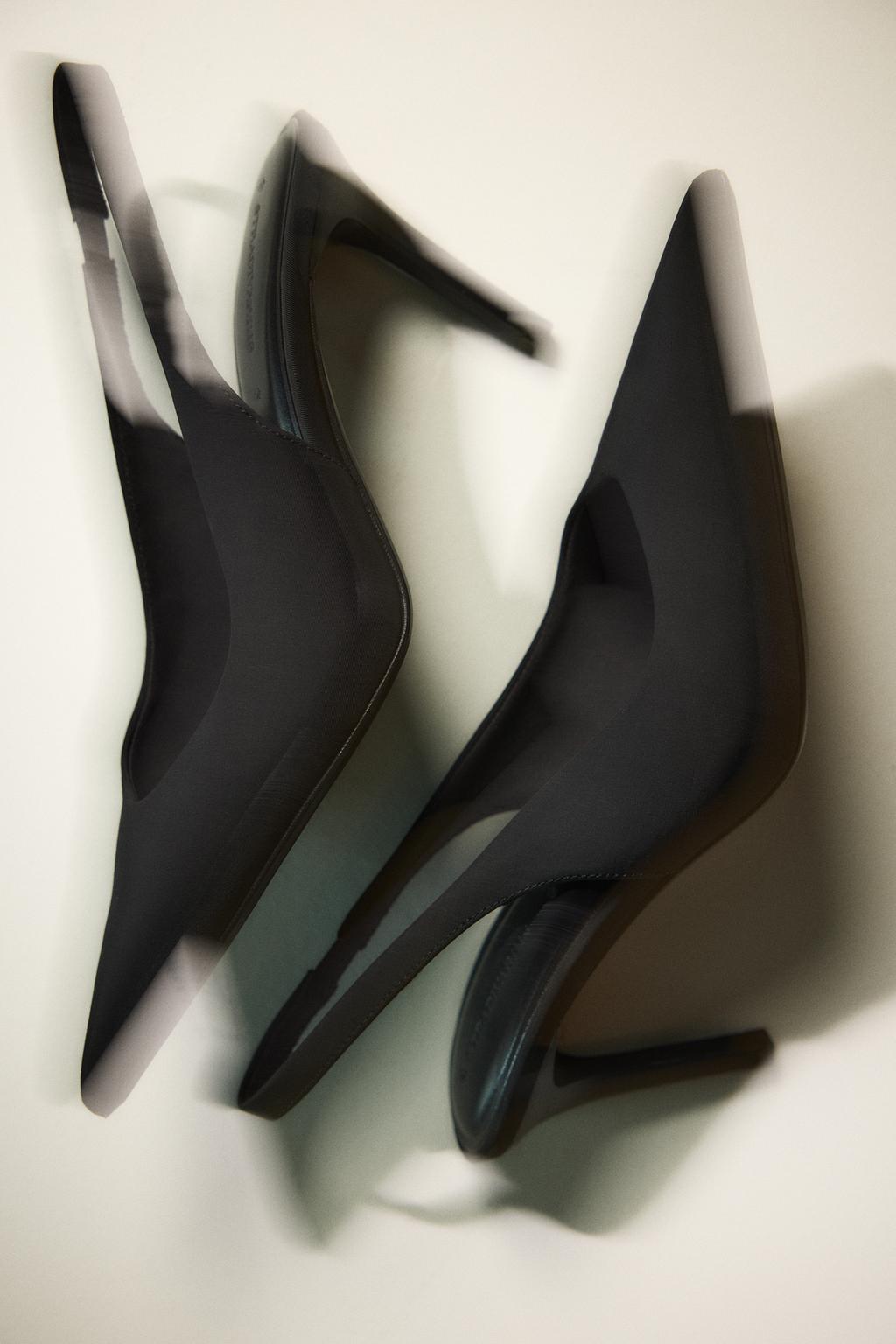 Basic slingback shoes