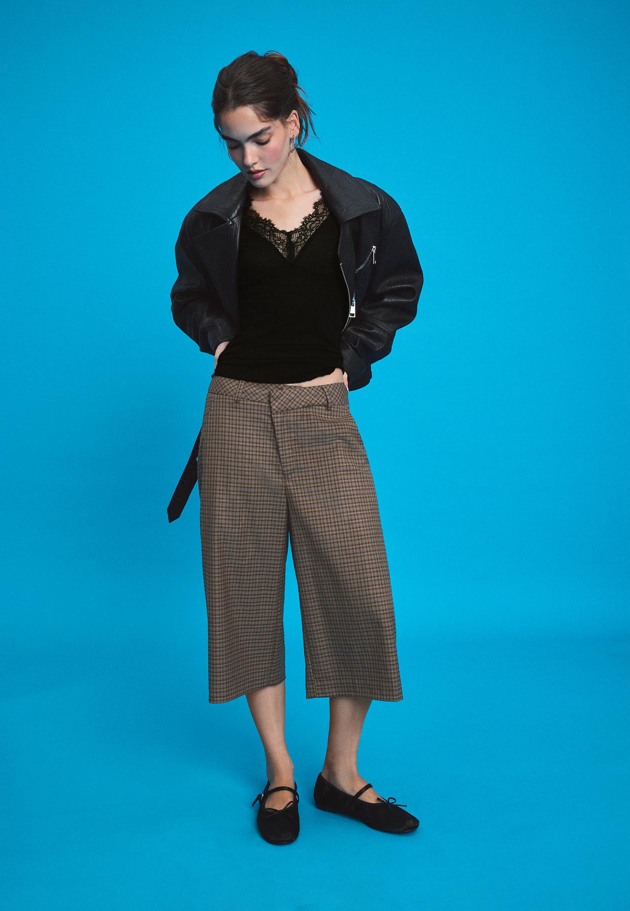 Tailored checked crossover-waist Bermuda shorts — Beige